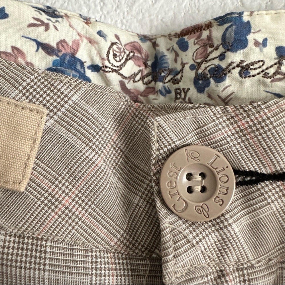 Lion’s Crest by English Laundry - Beige Plaid Cargo Shorts - Picture 5 of 15